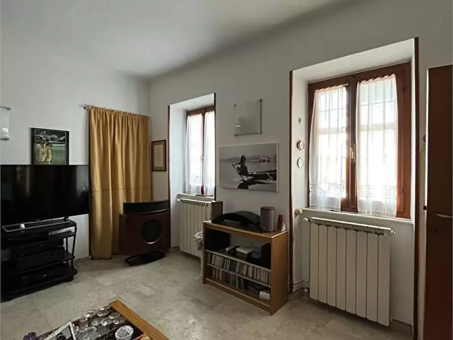 Immagine 5 di Villa in vendita  a Carrara