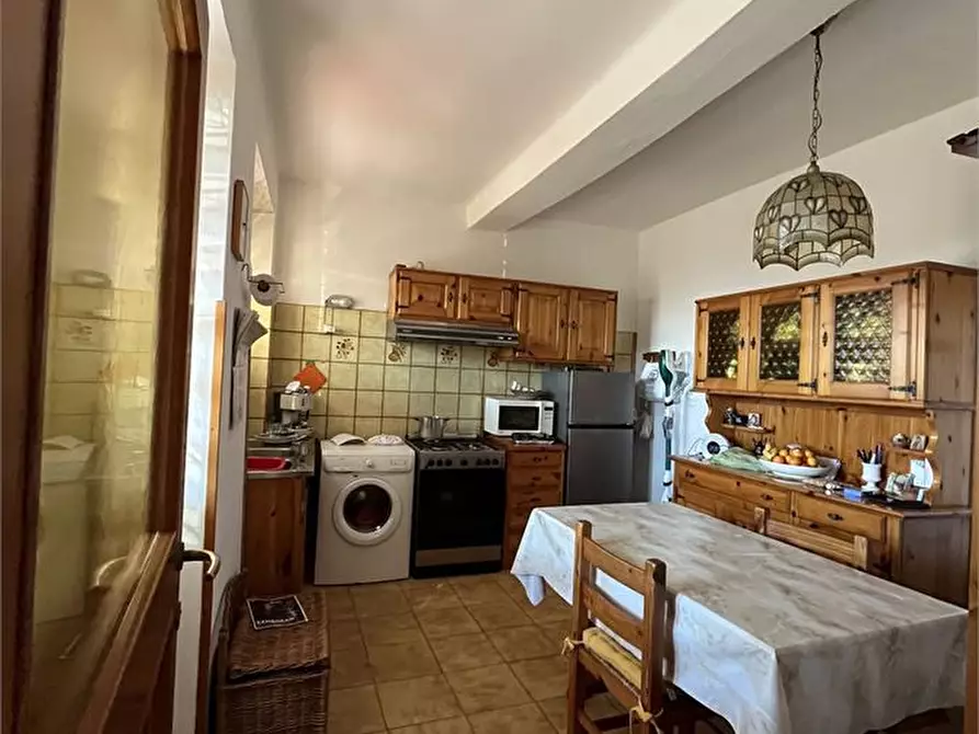 Immagine 6 di Villa in vendita  a Carrara