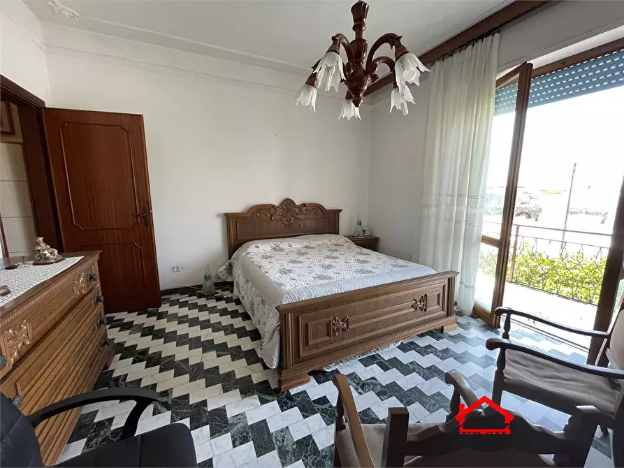 Immagine 7 di Villa in vendita  a Carrara