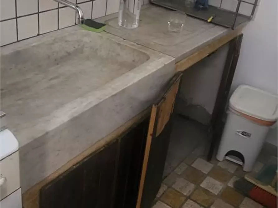 Immagine 3 di Casa semindipendente in vendita  a Carrara