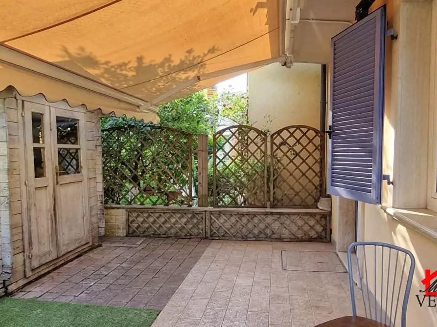Immagine 8 di Casa semindipendente in vendita  9 a Massa