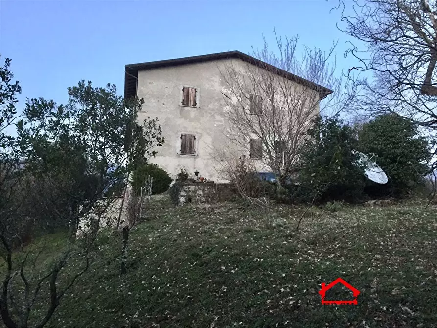 Immagine 1 di Casa semindipendente in vendita  a Fivizzano