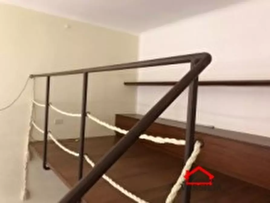 Immagine 5 di Negozio in vendita  a Massa