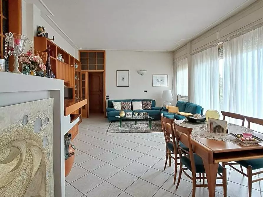Immagine 1 di Appartamento in vendita  a Massarosa