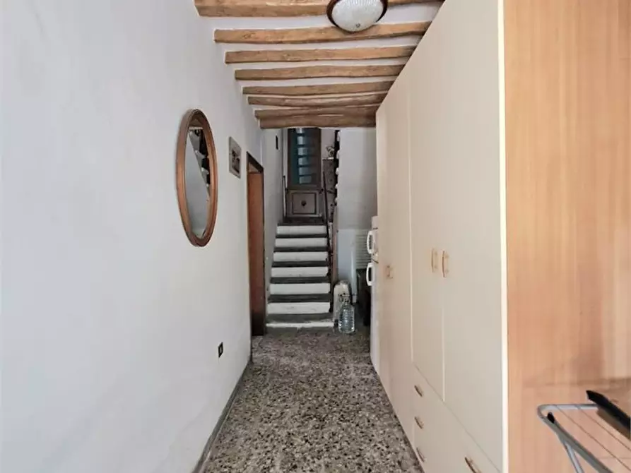 Immagine 2 di Villa in vendita  a Massarosa