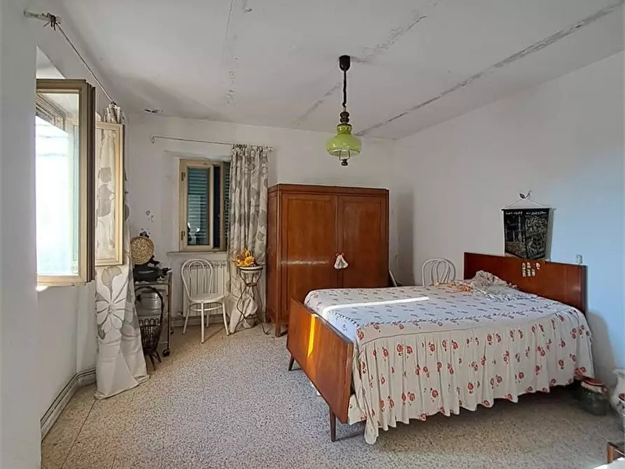 Immagine 5 di Villa in vendita  a Massarosa