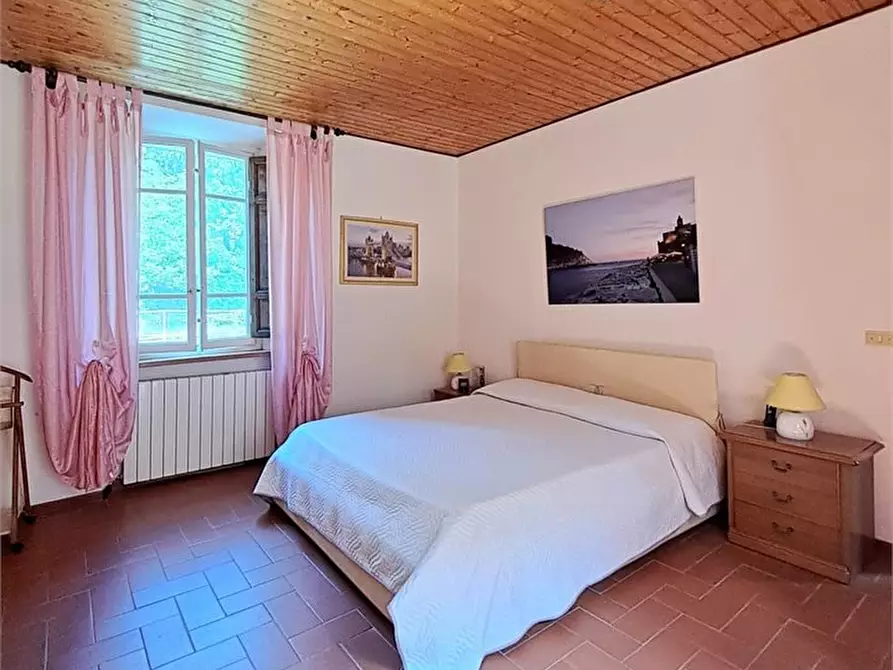 Immagine 6 di Villa in vendita  a Massarosa
