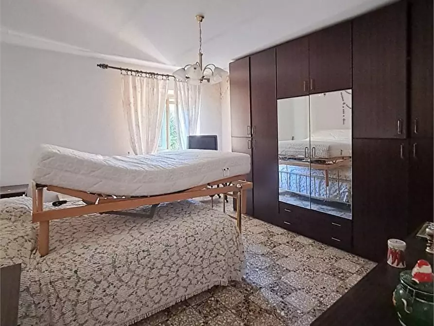 Immagine 4 di Villa in vendita  a Massarosa