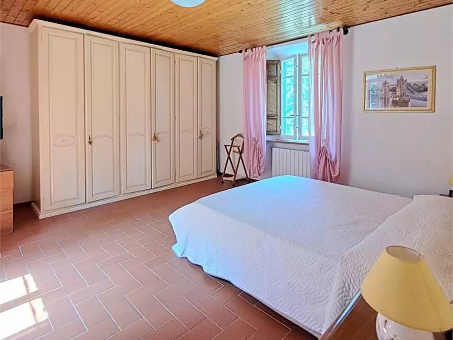 Immagine 7 di Villa in vendita  a Massarosa