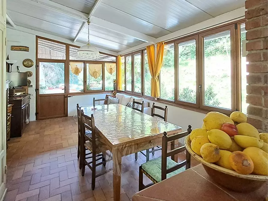 Immagine 4 di Villa in vendita  a Massarosa