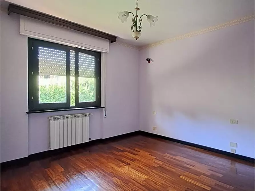Immagine 7 di Villa in vendita  a Massarosa