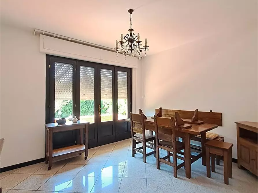 Immagine 5 di Villa in vendita  a Massarosa