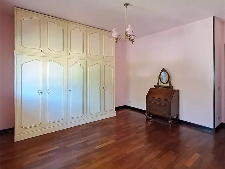 Immagine 8 di Villa in vendita  a Massarosa