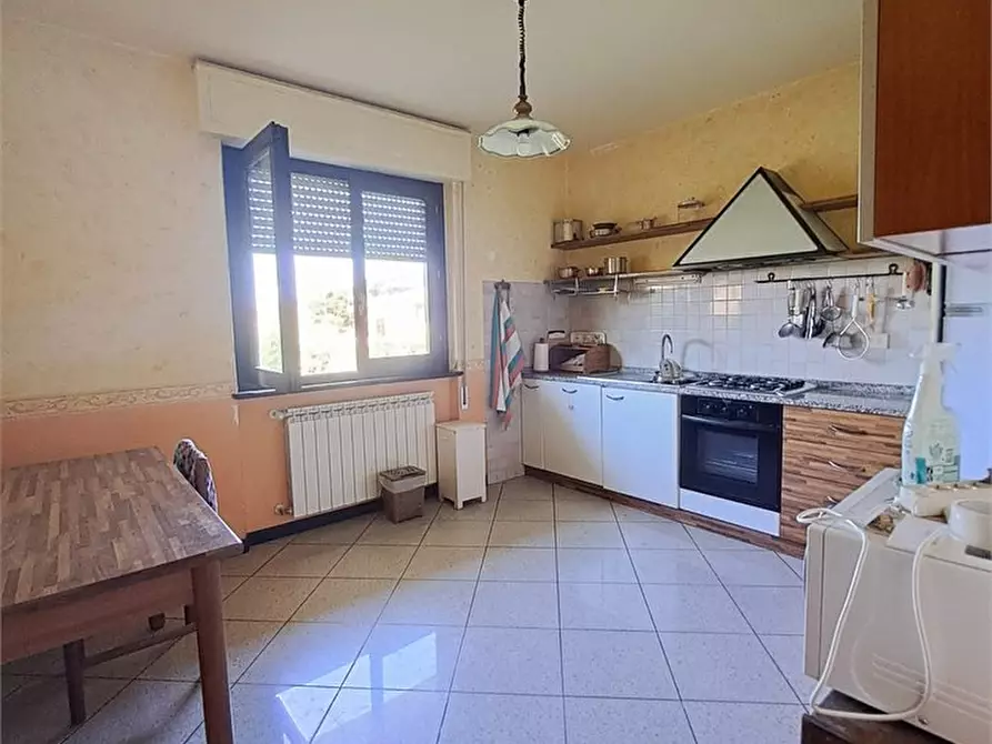 Immagine 6 di Villa in vendita  a Massarosa