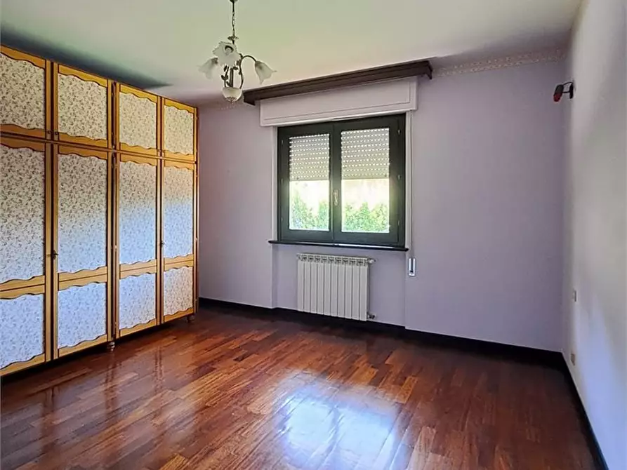 Immagine 9 di Villa in vendita  a Massarosa