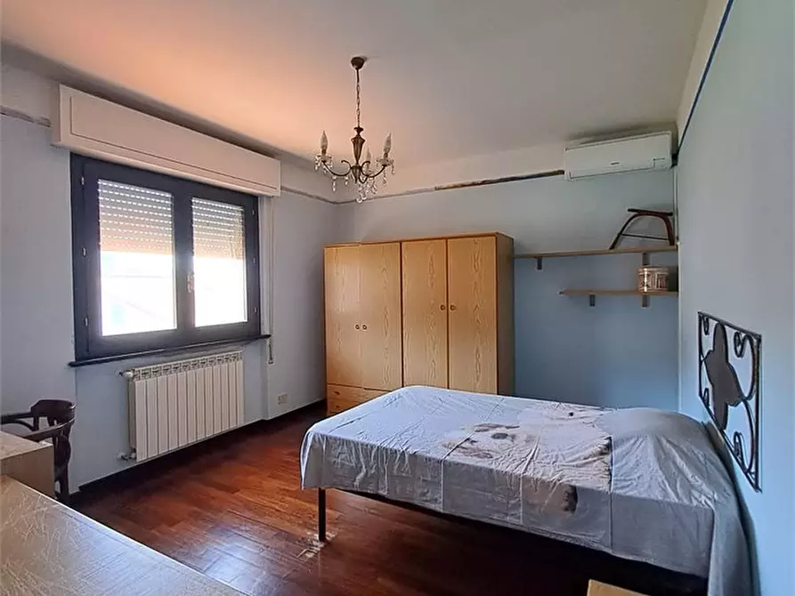 Immagine 10 di Villa in vendita  a Massarosa