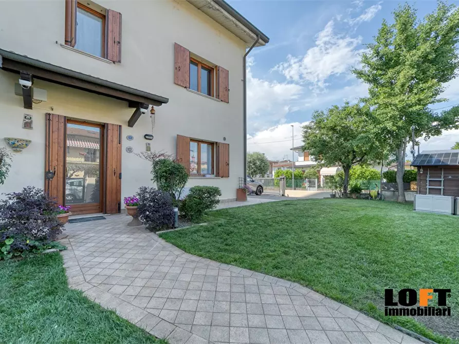 Immagine 1 di Casa semindipendente in vendita  a Selvazzano Dentro