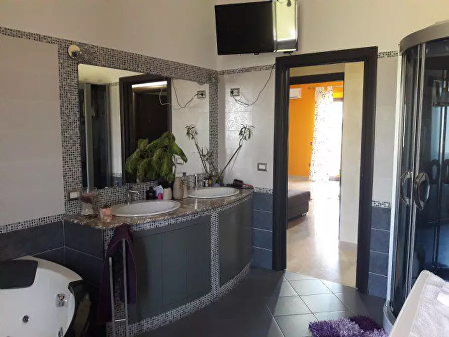 Immagine 5 di Appartamento in vendita  a Santa Teresa Di Riva