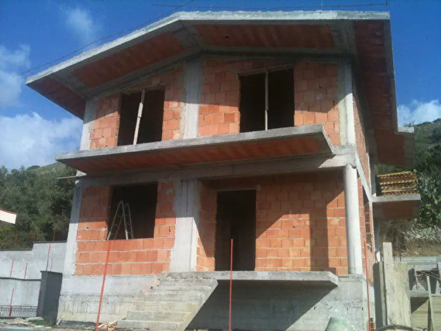 Immagine 8 di Villa in vendita  a Furci Siculo