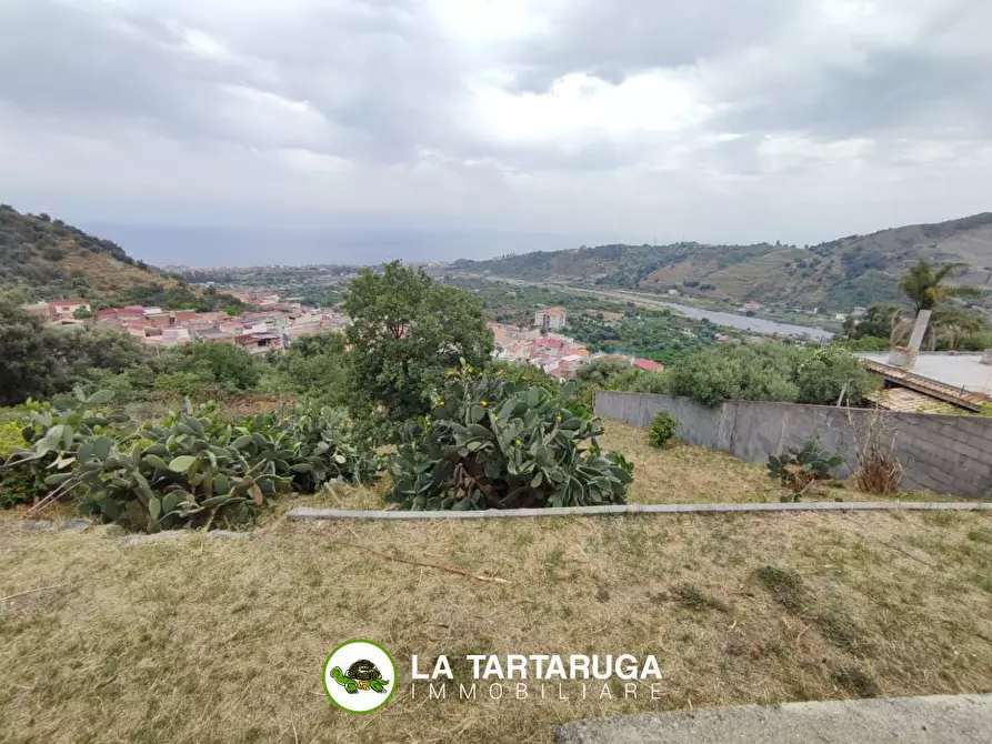 Immagine 1 di Terreno in vendita  a Pagliara