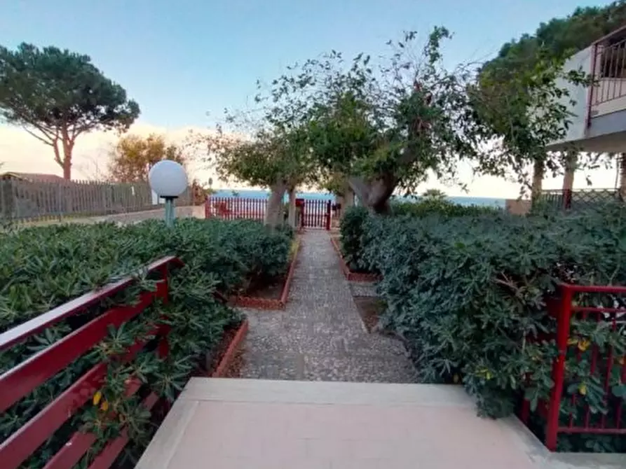 Immagine 1 di Appartamento in vendita  a Sant'alessio Siculo