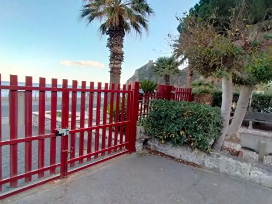 Immagine 3 di Appartamento in vendita  a Sant'alessio Siculo