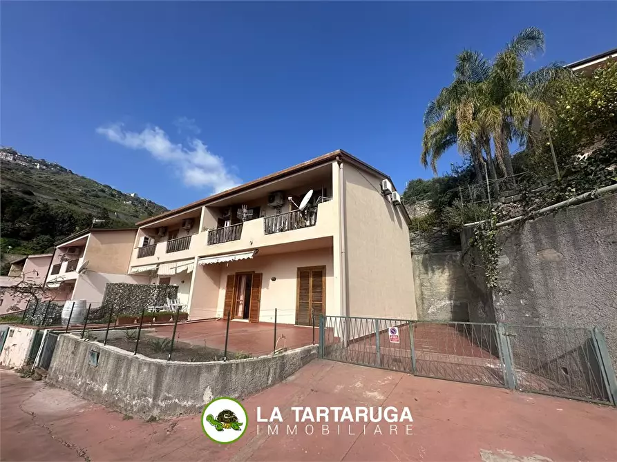 Immagine 4 di Appartamento in vendita  396 a Sant'alessio Siculo