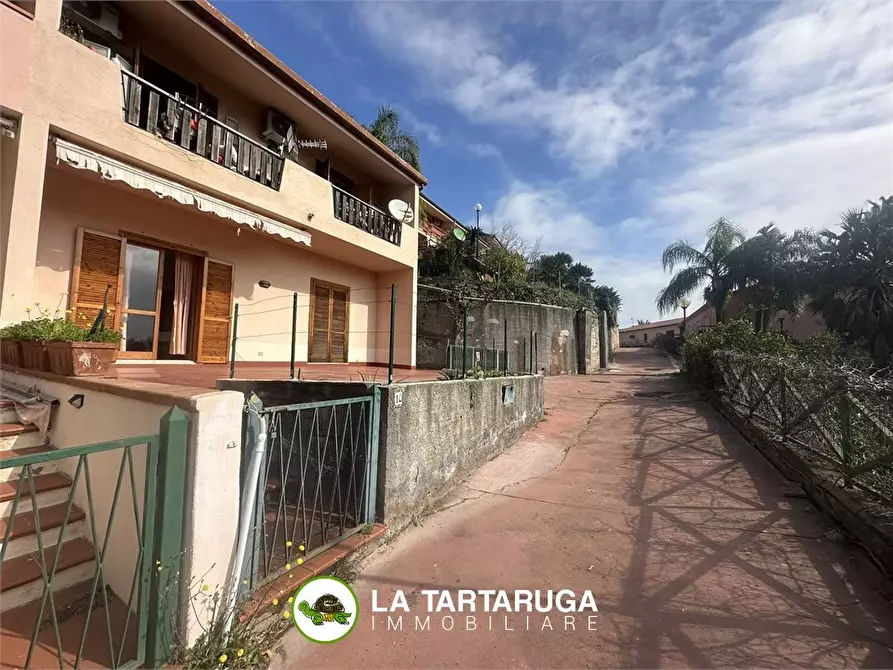 Immagine 5 di Appartamento in vendita  396 a Sant'alessio Siculo