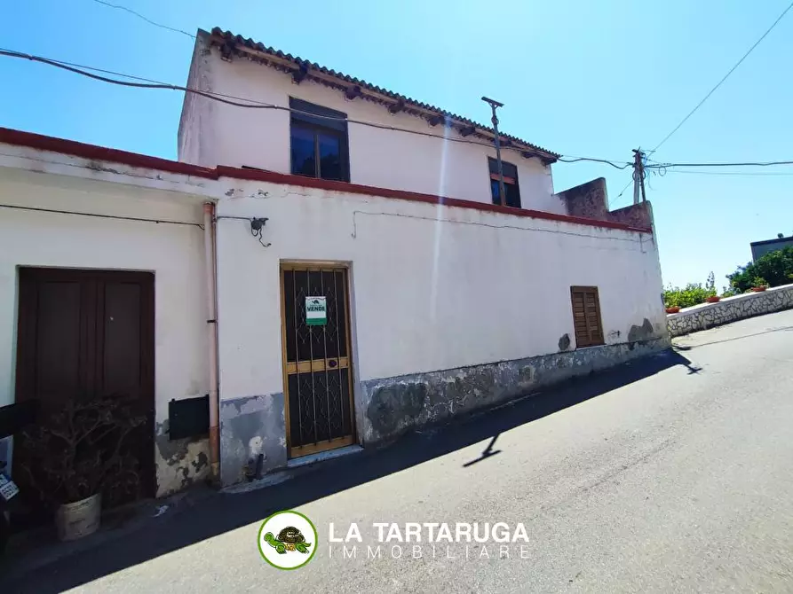 Immagine 2 di Casa indipendente in vendita  a Santa Teresa Di Riva