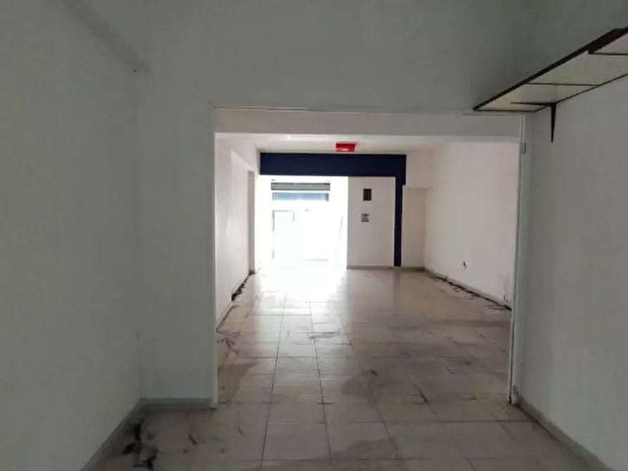 Immagine 7 di Negozio in vendita  a Messina