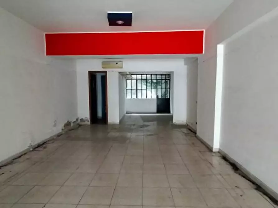 Immagine 6 di Negozio in vendita  a Messina