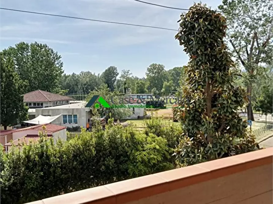 Immagine 7 di Appartamento in vendita  a Lucca