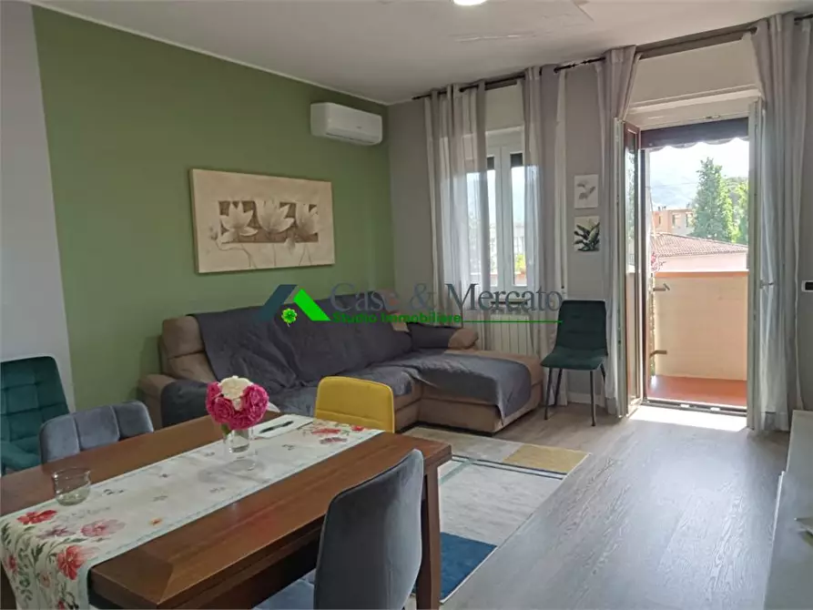 Immagine 4 di Appartamento in vendita  a Lucca