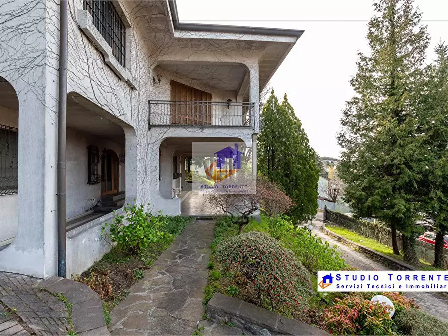 Immagine 7 di Villa in vendita  a Como