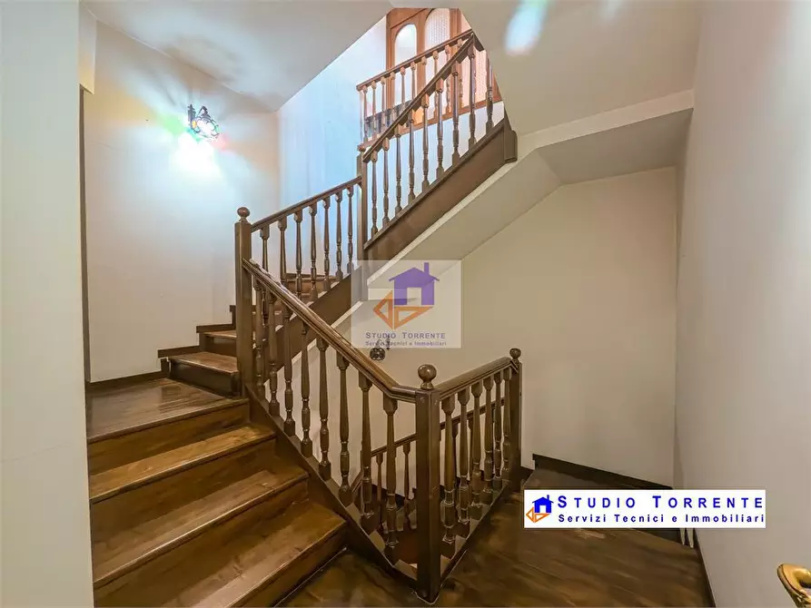 Immagine 9 di Villa in vendita  a Como