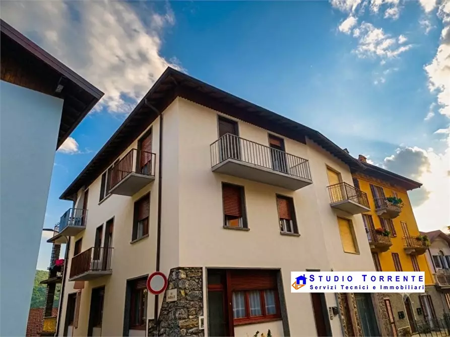 Immagine 1 di Appartamento in vendita  20 a Esino Lario