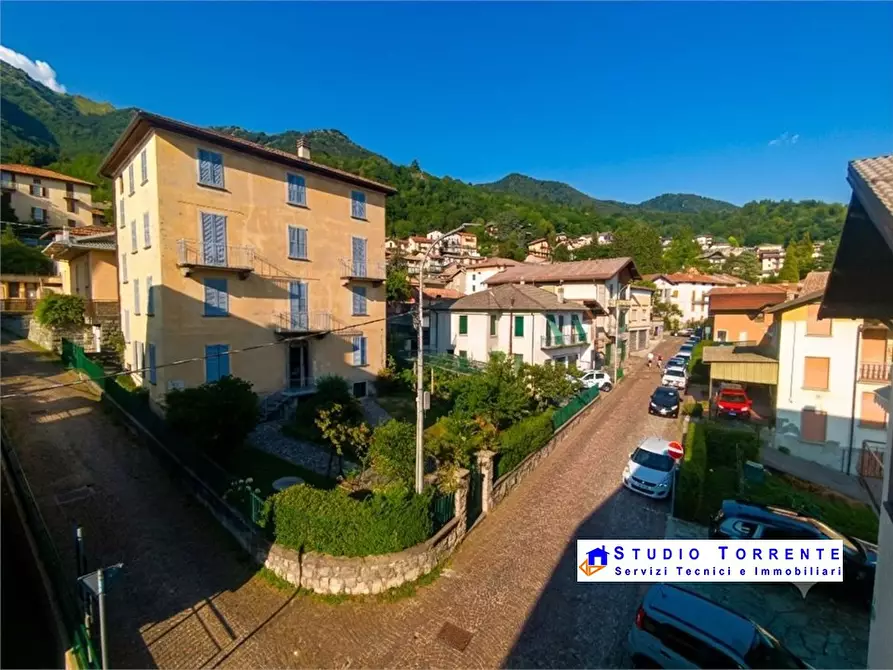 Immagine 2 di Appartamento in vendita  20 a Esino Lario