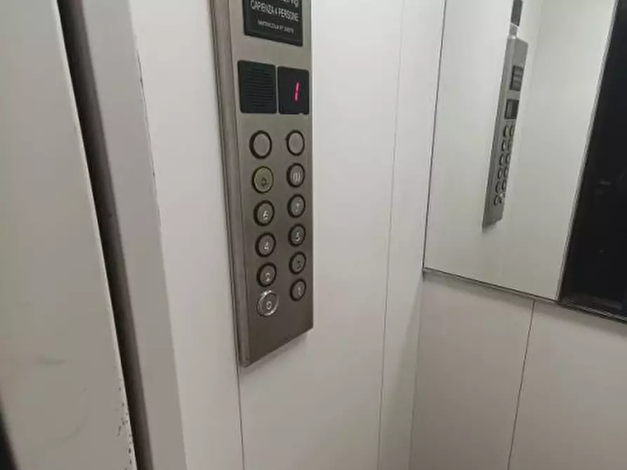 Immagine 9 di Appartamento in vendita  a Senago