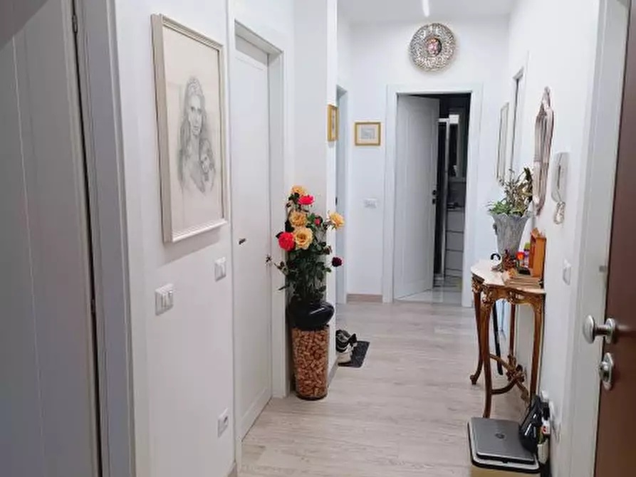 Immagine 4 di Appartamento in vendita  6 a Pero