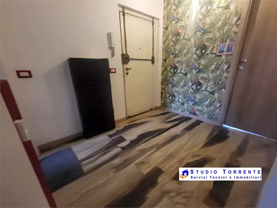 Immagine 10 di Appartamento in vendita  27 a Milano