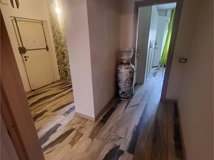 Immagine 9 di Appartamento in vendita  27 a Milano
