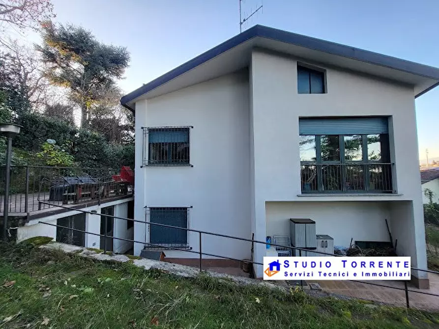 Immagine 7 di Villa in vendita  21 a Inverigo