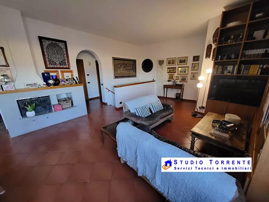Immagine 4 di Villa in vendita  21 a Inverigo