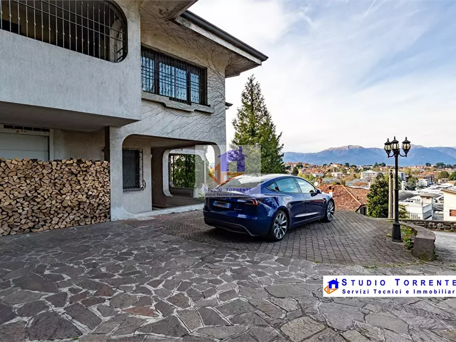 Immagine 6 di Villa in vendita  21 a Inverigo