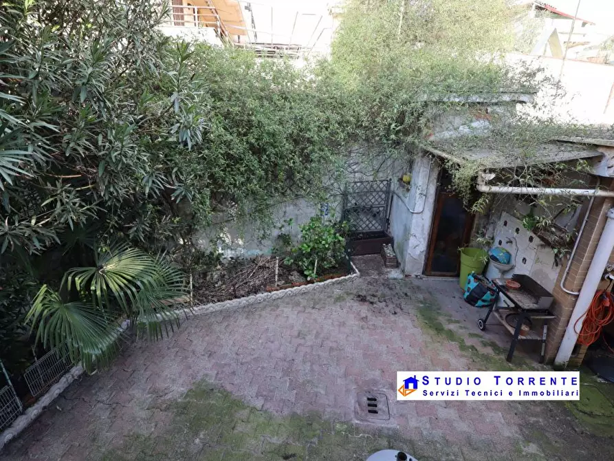Immagine 5 di Villa in vendita  a Bollate