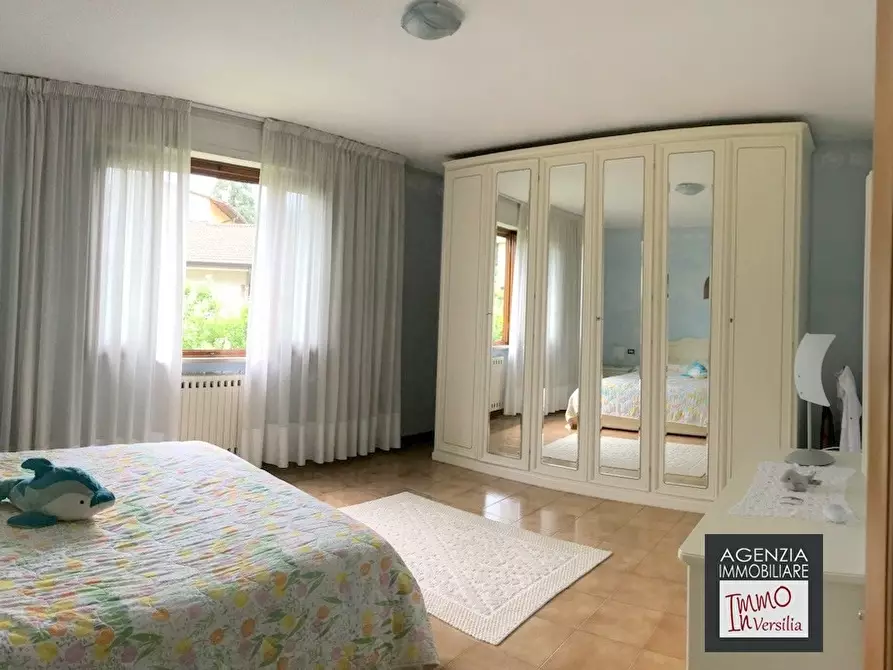 Immagine 8 di Villa in vendita  a Massarosa