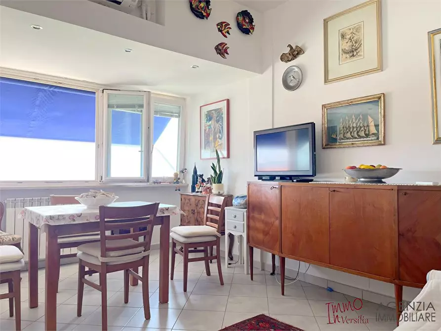 Immagine 3 di Appartamento in vendita  a Viareggio