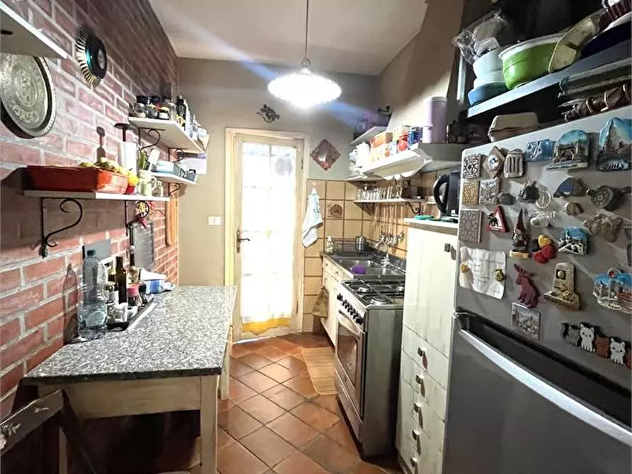 Immagine 5 di Villa in vendita  a Viareggio