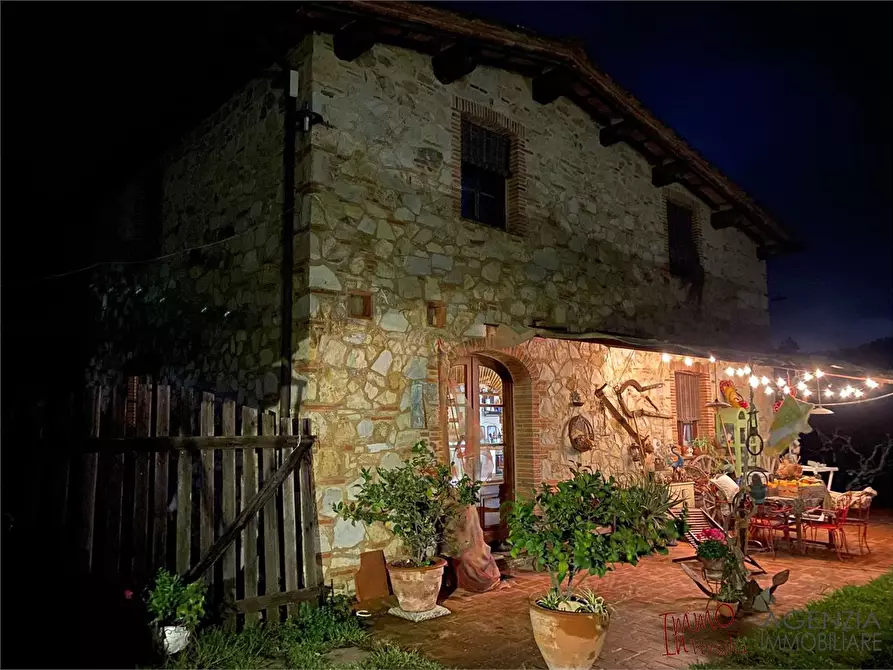Immagine 3 di Rustico / casale in vendita  a Camaiore