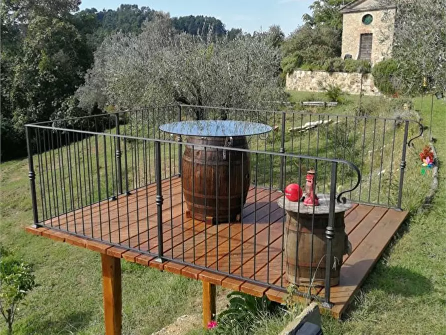 Immagine 7 di Rustico / casale in vendita  a Camaiore